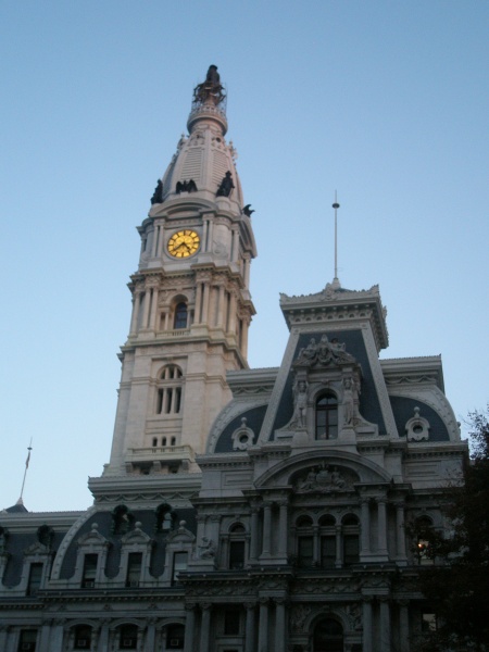 檔案:Phila City Hall Twilight.jpg